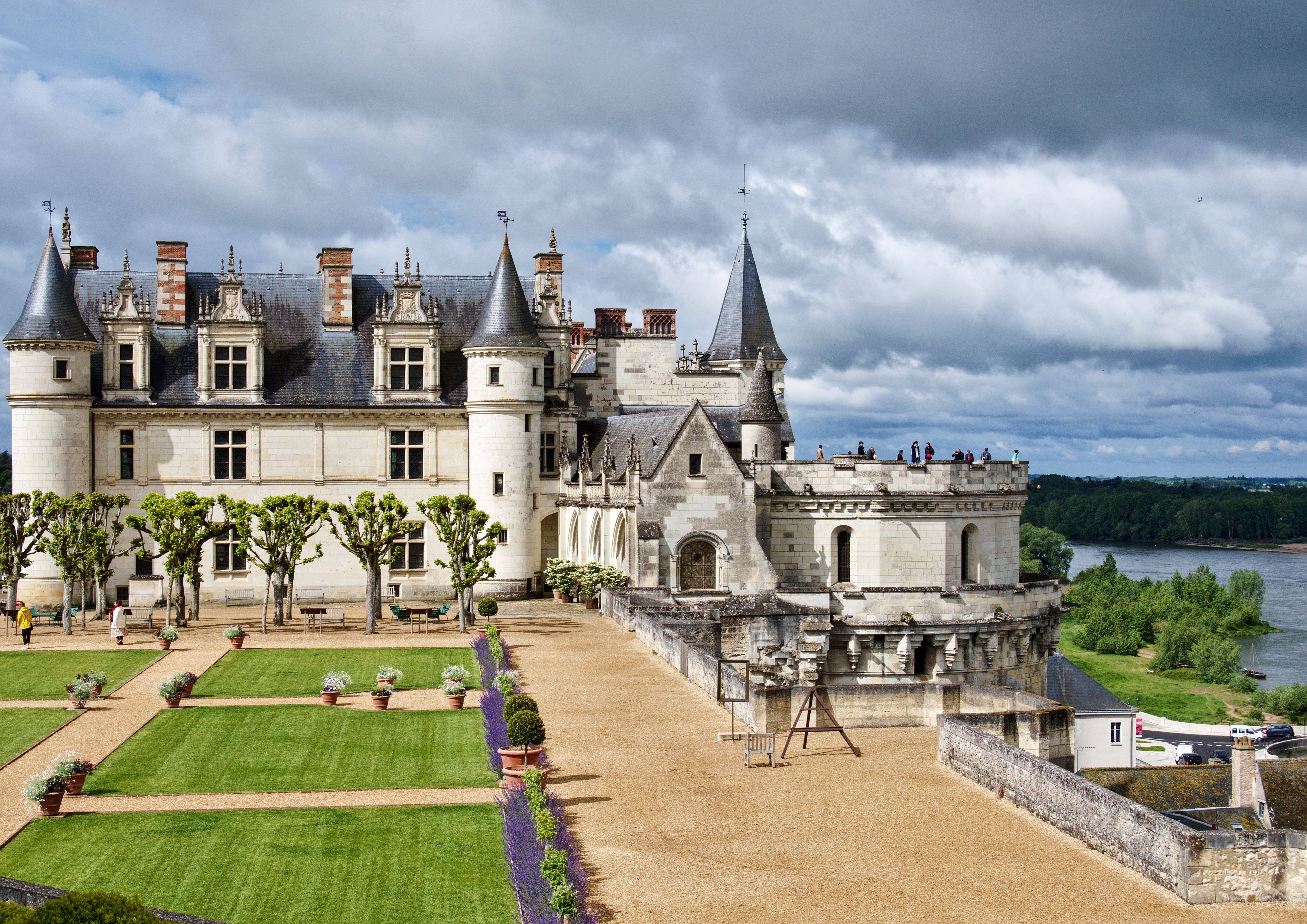 Château de Chambord com reflexo no lago